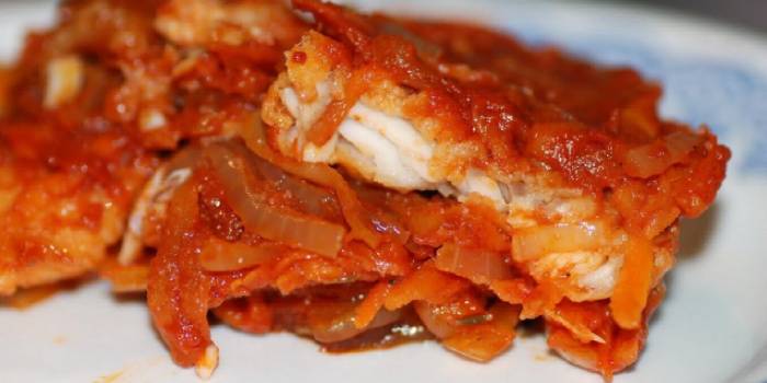 Domates soslu yavaş pişirilmiş morina