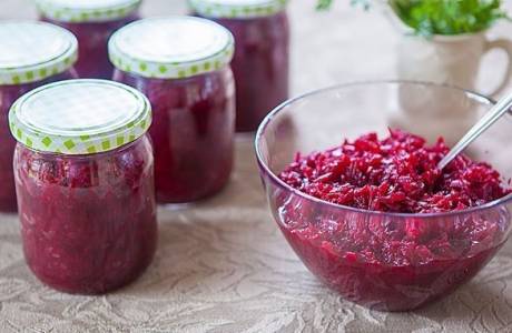 Insalata di barbabietole per l'inverno