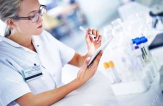 Mucus dans les matières fécales d'un adulte