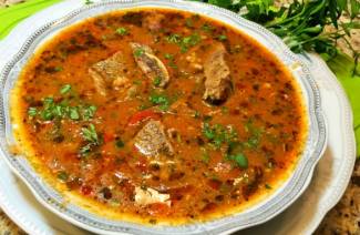Sopa de Kharcho de porc