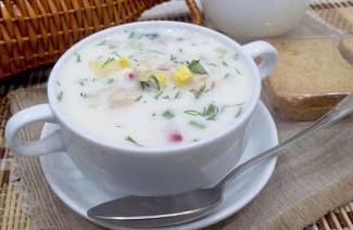 Okroshka บนน้ำแร่กับมายองเนส