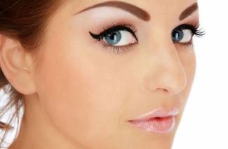 Henné des sourcils