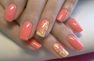 Manucure corail