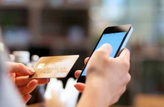 Comment joindre une carte Sberbank à un téléphone