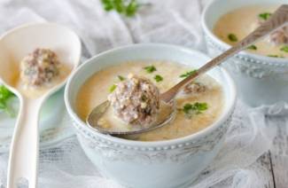 Sopa de almôndega de fogão lento