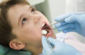 Comment traiter la stomatite chez les enfants jusqu'à un an