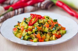 مطهو ببطء كوسة في طباخ بطيء