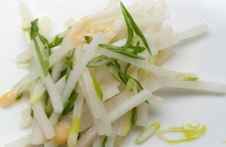 Daikono salotos