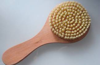 Brosse de massage sec