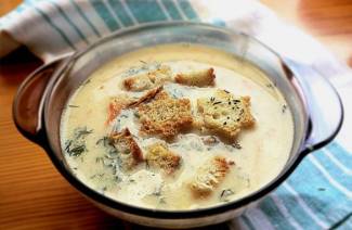 شوربة الجبنة بالفطر