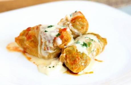 Cómo cocinar repollo relleno de carne picada