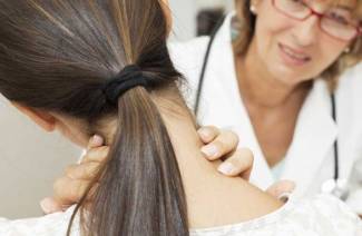 Quel médecin traite l'ostéochondrose