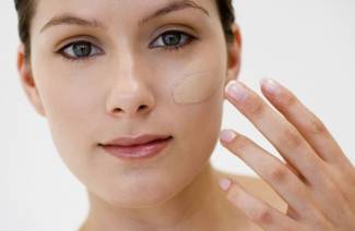 Comment choisir un fond de teint adapté à la couleur de votre peau