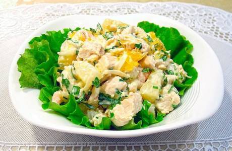 Ananas og kyllingsalat