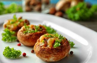 Forno de champignons recheados