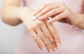 Sur les mains de boutons