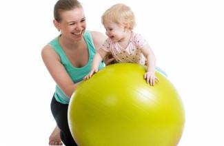 Fitball pratimai kūdikiams
