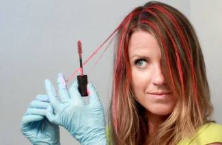 Mascara pour peindre les cheveux gris