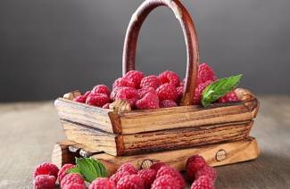 Raspberry wine at home