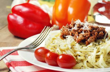 Makaronai bolognese