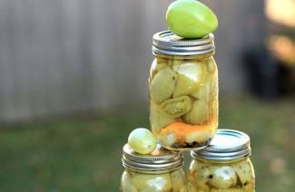 Grüner Tomatensalat für den Winter