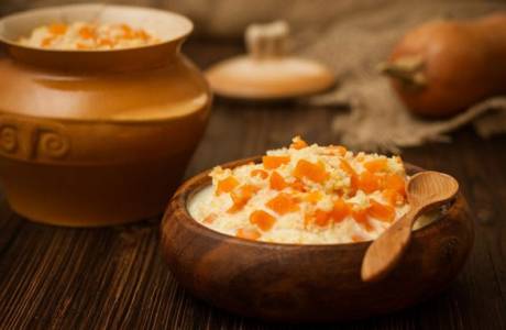 Cháo bí ngô với sữa kê