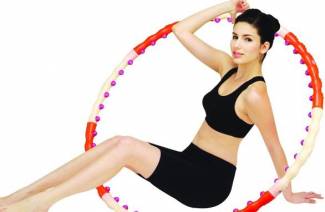 Hula hoop ajută la îndepărtarea stomacului și a laturilor