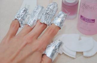 Comment enlever les ongles étendus à la maison