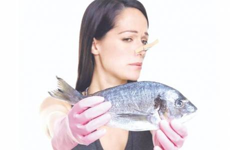 How to get rid of the smell of fish in your arms