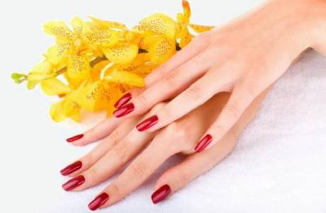 Comment faire pousser rapidement les ongles