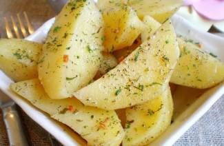 Batata em um fogão lento