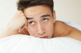 Síntomas de cistitis en un hombre.