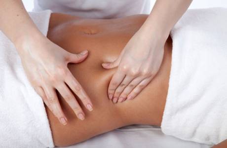 Massage pour amincir l'abdomen et les côtés