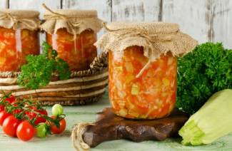 Salade de courgettes et tomates pour l'hiver