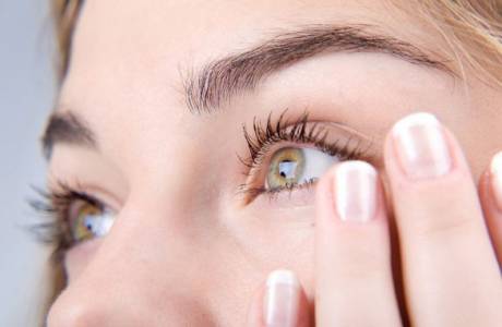 Wie man schnell Gerste im Auge heilt