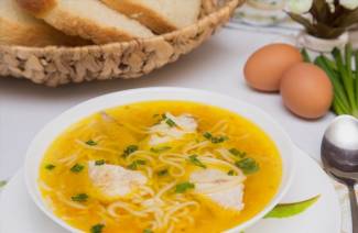 Sopa de pollastre Vermicelli