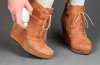Cirage à chaussures en daim
