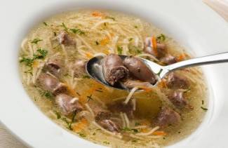 Sopa de fetge de pollastre