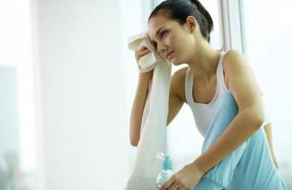 Nguyên nhân gây ra mồ hôi ở phụ nữ