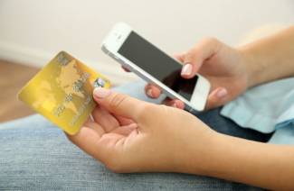Hogyan lehet pénzt felvenni egy mobiltelefonról