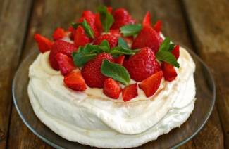 Pavlova torta