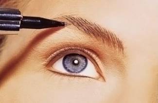 Tatouage des sourcils
