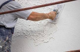 Como aplicar gesso decorativo nas paredes