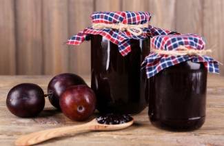 Confiture de prunes sans pépins pour l'hiver