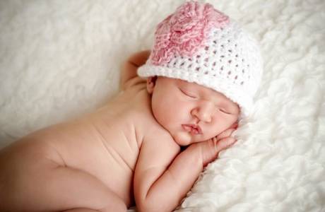 Come lavare una bambina appena nata