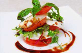 Mozzarella tomaateilla