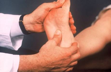 Cách trị mụn gót chân tại nhà