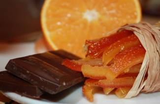 Cascas de laranja cristalizadas