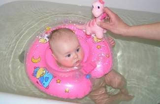Cerchio per fare il bagno ai neonati