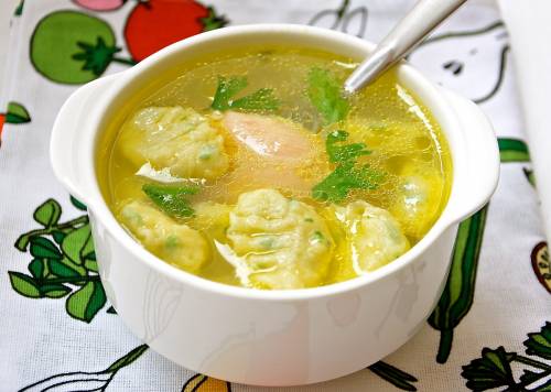 ต้มยำไก่กับเกี๊ยว